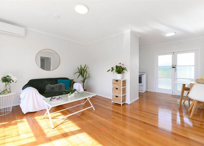  at 4/120 Nile Road, Milford, Auckland