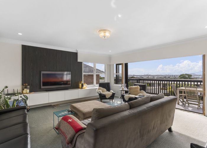  at 29 Te Atatu Road, Te Atatu South, Auckland