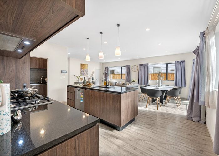  at 32 Carrygawley Road, Flat Bush, Manukau City, Auckland