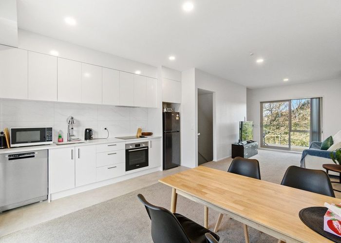  at 4/1 Matuhi Rise, Henderson, Waitakere City, Auckland