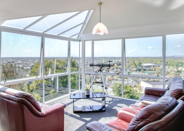  at 95 Churchill Drive, Taradale, Napier