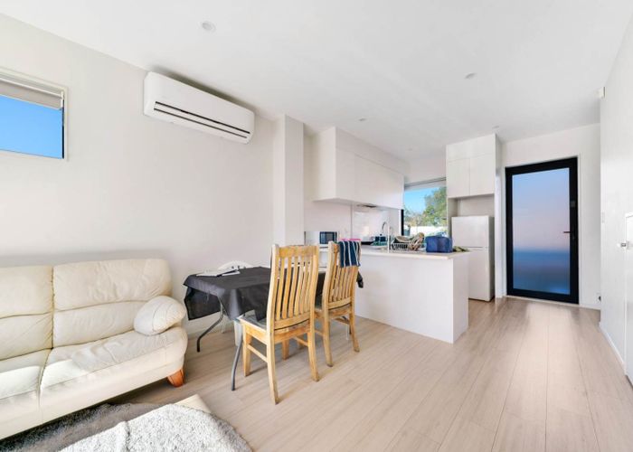  at 2/15 Rush Place, Mangere, Manukau City, Auckland