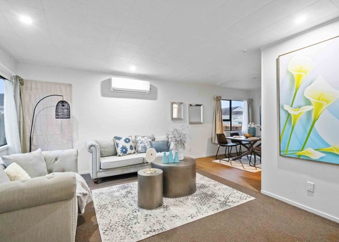  at 2/17 Anglers Way, Wattle Downs, Manukau City, Auckland