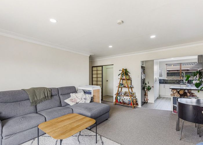  at 2/1 Akehurst Avenue, New Lynn, Auckland