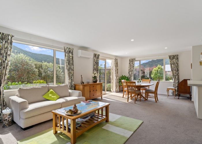  at 4 Whitby Close, Waikawa, Picton