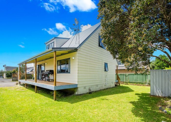  at 32 Busby Street, Blockhouse Bay, Auckland