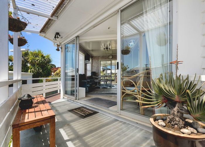  at 9 Roy Terrace, Moturoa, New Plymouth, Taranaki