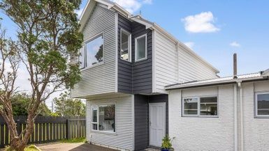  at 7D Cheyne Walk, Newlands, Wellington