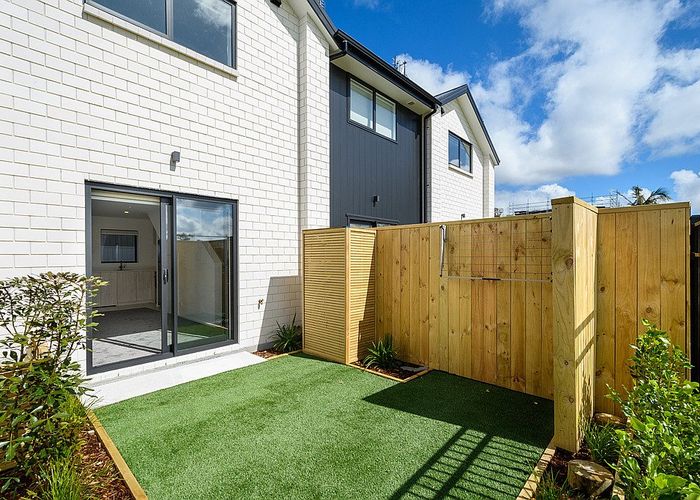  at 9/87 Taikata Road, Te Atatu Peninsula, Waitakere City, Auckland