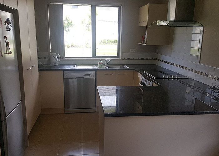  at 18 Manchester Drive, Flat Bush, Manukau City, Auckland