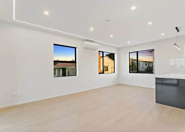  at 1/16 Binsted Road, New Lynn, Waitakere City, Auckland