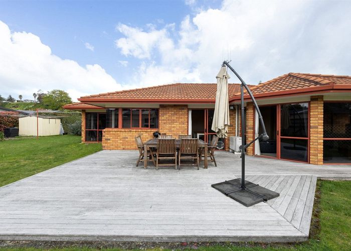  at 6 Bronte Place, Leamington, Cambridge