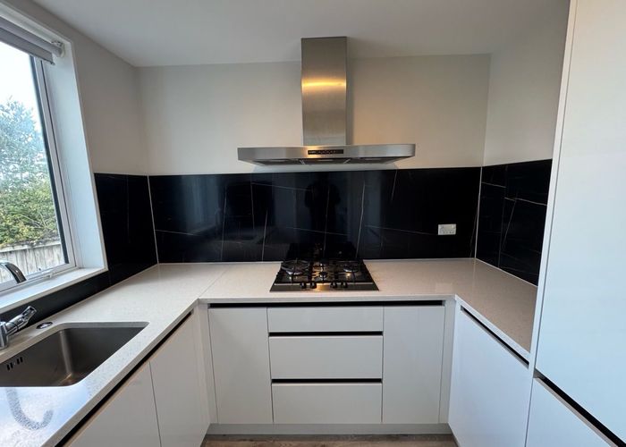  at 18 Taurikura Way, Fairview Heights, North Shore City, Auckland