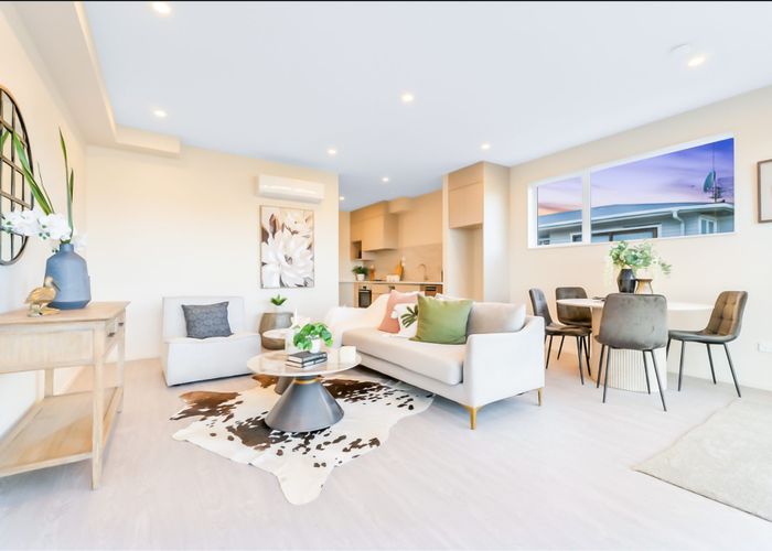  at 2/2 Chaucer Place, Blockhouse Bay, Auckland City, Auckland