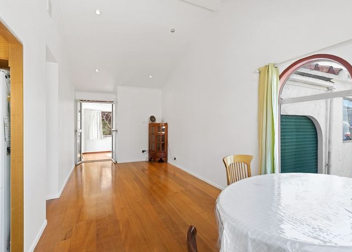  at 4/77 Nile Road, Milford, Auckland