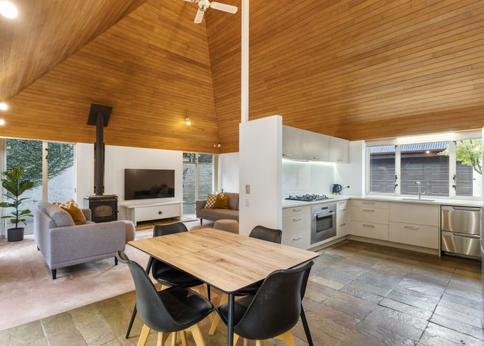  at 17 Cobblestone Lane, Hillcrest, Auckland