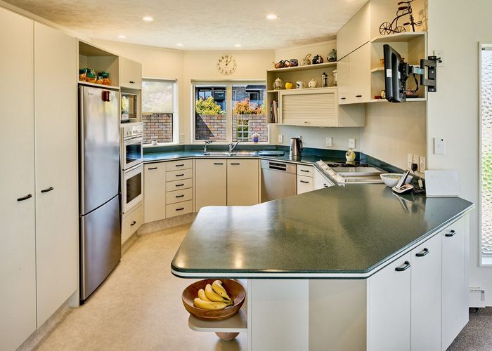  at 4 Tombane Terrace, Papakowhai, Porirua