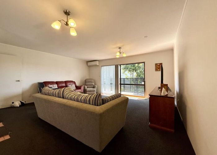  at 8 Tumanaka Place, Henderson, Waitakere City, Auckland