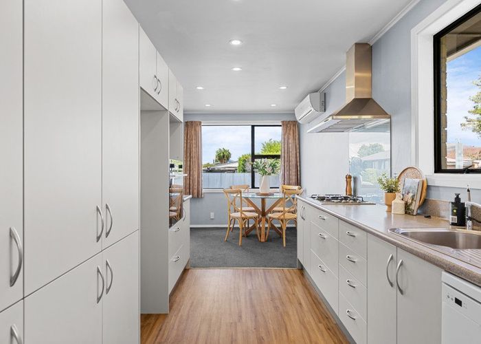  at 76 Frensham Crescent, Woolston, Christchurch City, Canterbury