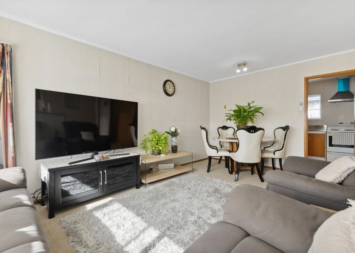  at 2/28 King Street, Papatoetoe, Auckland