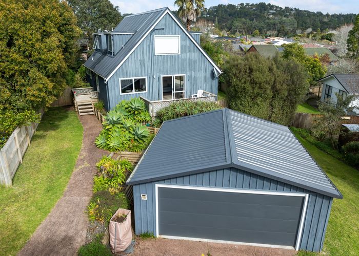  at 19D Avonleigh Road, Green Bay, Waitakere City, Auckland
