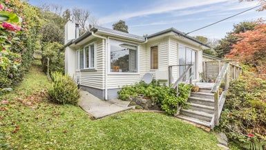  at 18 Tawa Terrace, Tawa, Wellington