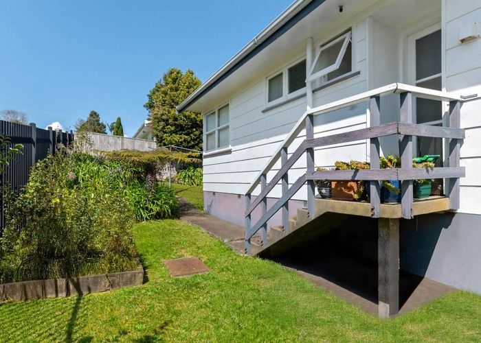  at 2/34B Sunnynook Road, Sunnynook, Auckland