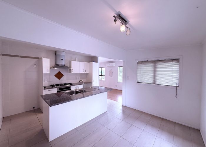  at 140 Hillsborough Road, Hillsborough, Auckland City, Auckland