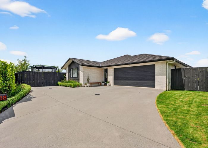  at 38 Kerr Crescent, Patumahoe, Franklin, Auckland