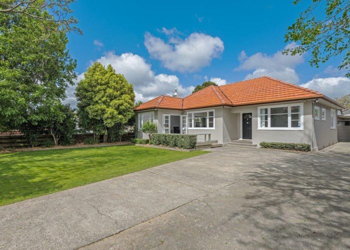  at 8 Hughes Avenue, Hokowhitu, Palmerston North, Manawatu / Whanganui