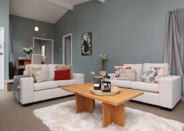  at 40 Garden Heights Avenue, Glenview, Hamilton