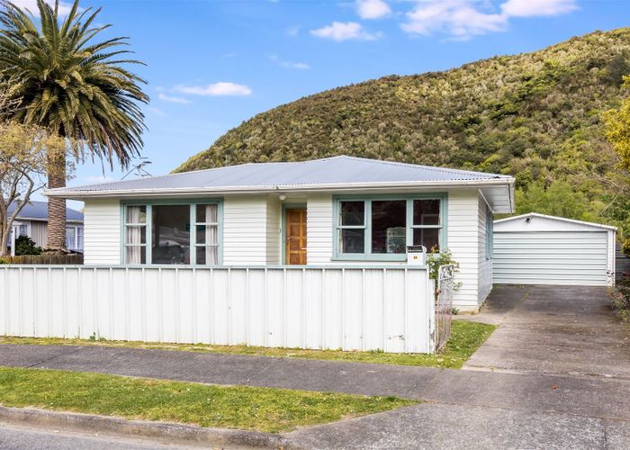  at 41 Parenga Street, Wainuiomata, Lower Hutt