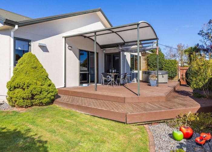  at 1 Sunnyhills Avenue, Glenview, Hamilton