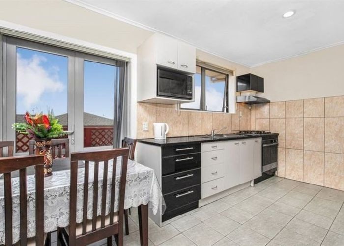  at 8 Thompson Terrace, Manurewa, Manukau City, Auckland