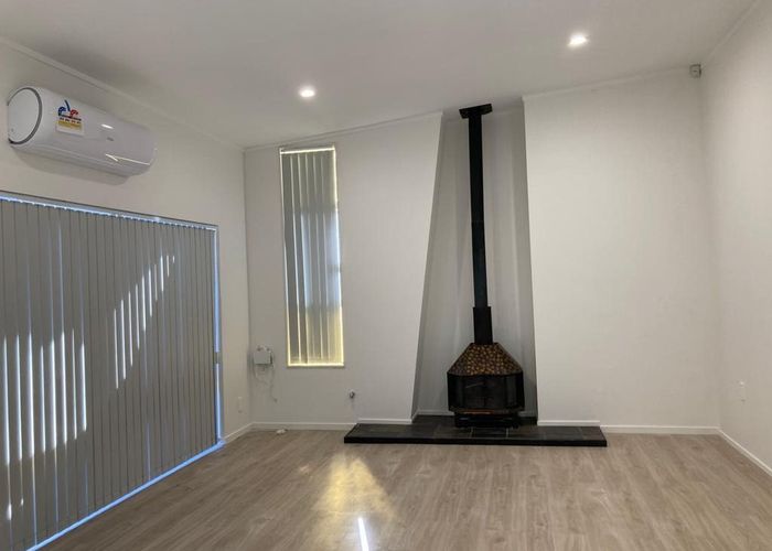  at 10 Gulliver Place, Conifer Grove, Takanini