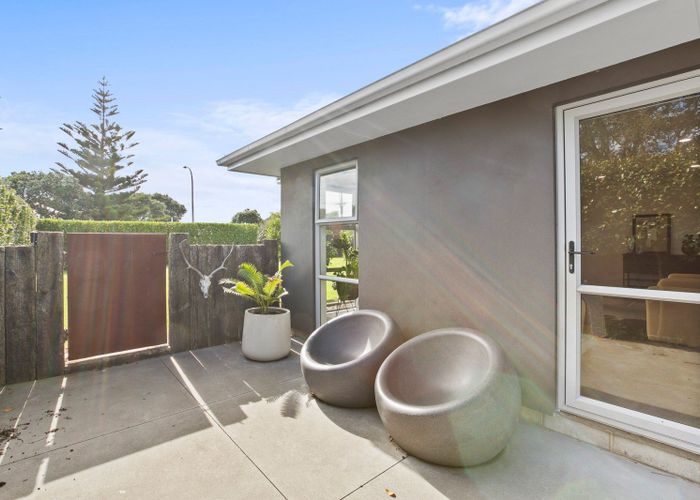  at 142 Wairau Road, Oakura, New Plymouth, Taranaki