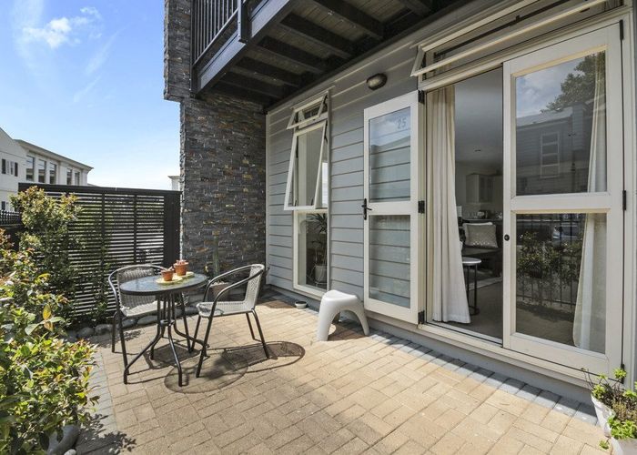  at 25/2 Cawley Street, Ellerslie, Auckland