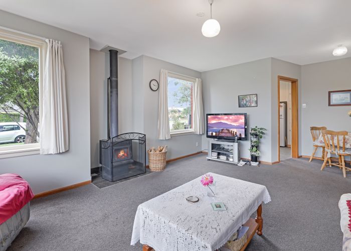  at 2/166 Halswell Road, Hillmorton, Christchurch