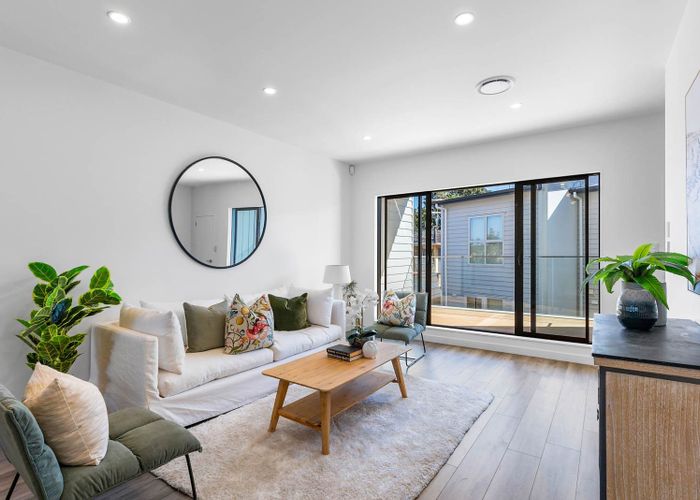  at 121A Sycamore Drive, Sunnynook, North Shore City, Auckland
