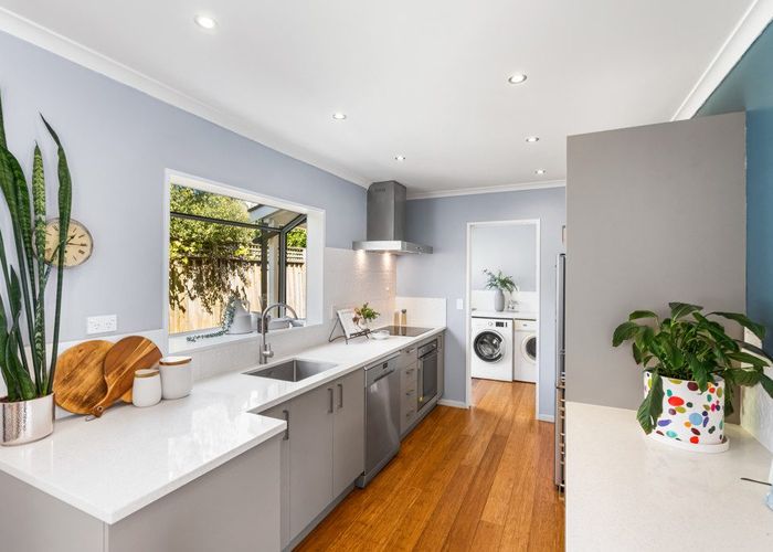  at 2/24 James Street, Redcliffs, Christchurch