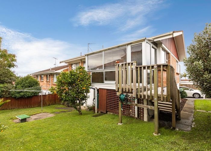  at 4/15 Zion Road, Birkenhead, Auckland