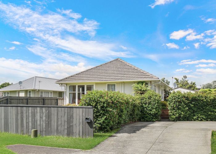  at 5 Shamrock Lane, Te Atatu Peninsula, Waitakere City, Auckland