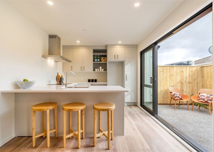  at 5/6 Exchange Street, Ebdentown, Upper Hutt, Wellington
