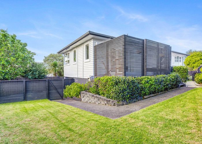  at 1/73 Verbena Road, Birkdale, North Shore City, Auckland