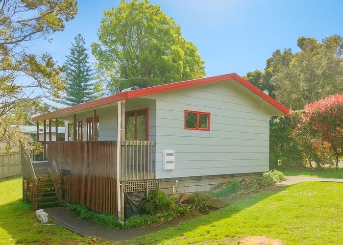  at 8A Paramu Avenue, Birkdale, North Shore City, Auckland