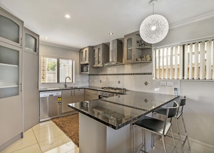  at 33 Agapanthus Place, Flat Bush, Auckland
