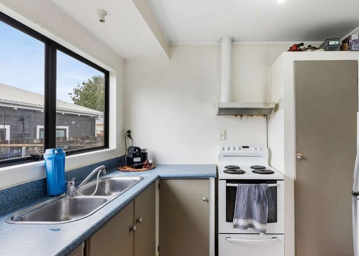  at 2/23 Marr Road, Manurewa, Auckland