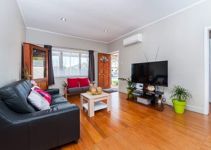  at 109 Seymour Road, Sunnyvale, Waitakere City, Auckland