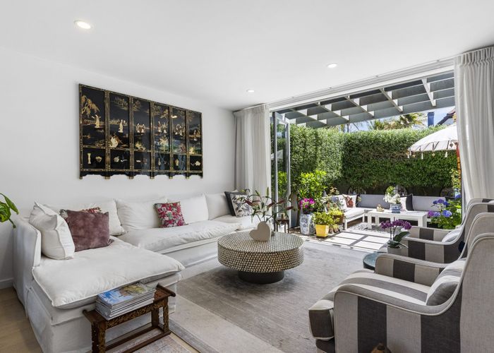  at 10/2 Campbell Road, Takapuna, North Shore City, Auckland