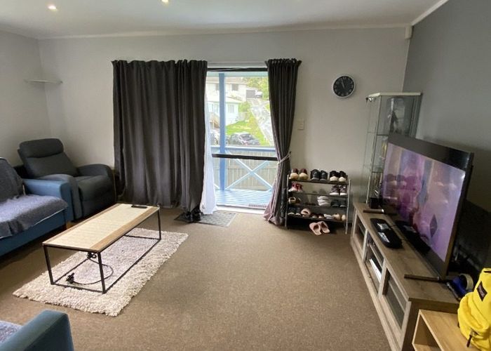  at 33 Omapere Street, Whitby, Porirua, Wellington